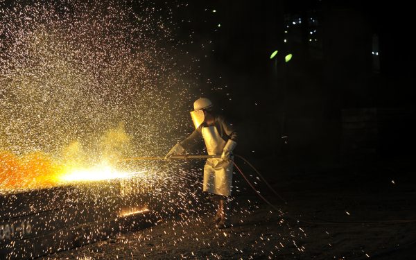 UE: Taxe Vamale DUBLATE pentru Oțel, Scut pentru Industria Europeană împotriva Chinei