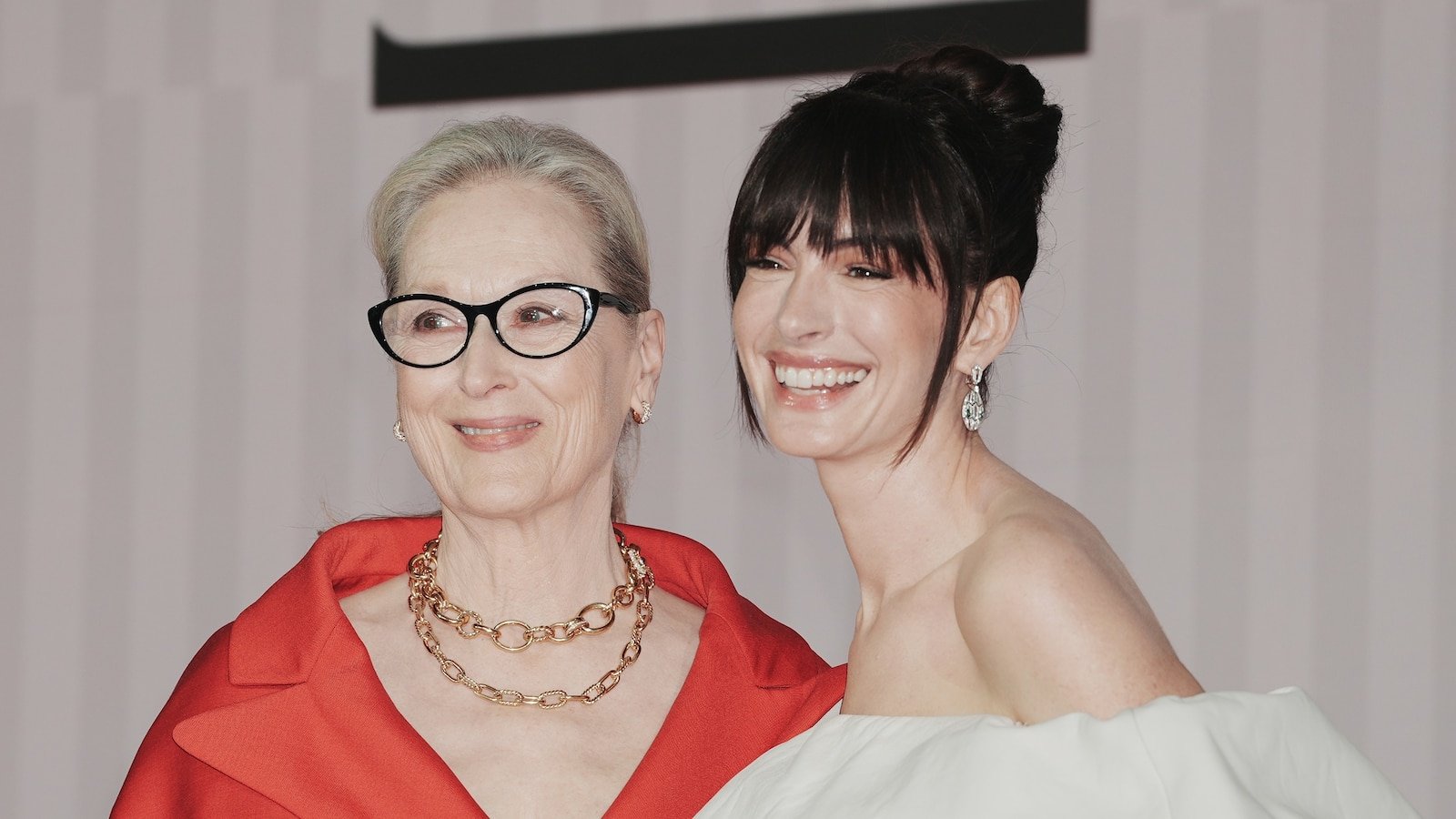 ANNE Hathaway și MERYL Streep, parade de modă pentru "Diavolul se îmbracă de la Prada 2"