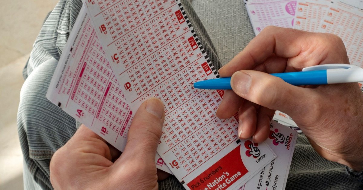 Un bilet câștigător la loteria britanică a pierdut premiul de 10,6 milioane de lire sterline după ce nu a fost revendicat în termenul limită de 180 de zile de la extragere