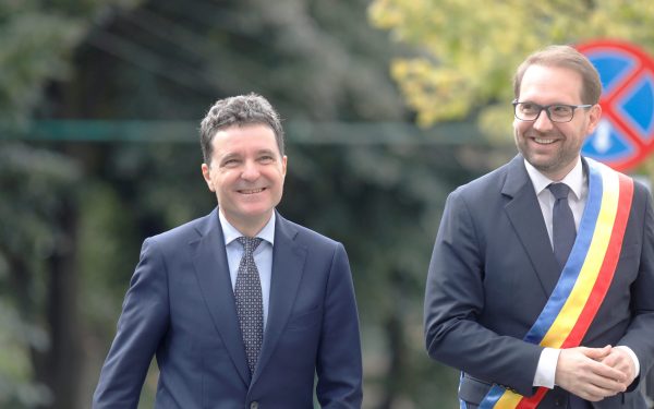 USR, relații bune cu Klaus Iohannis. PSD, pe scena pe 20 aprilie