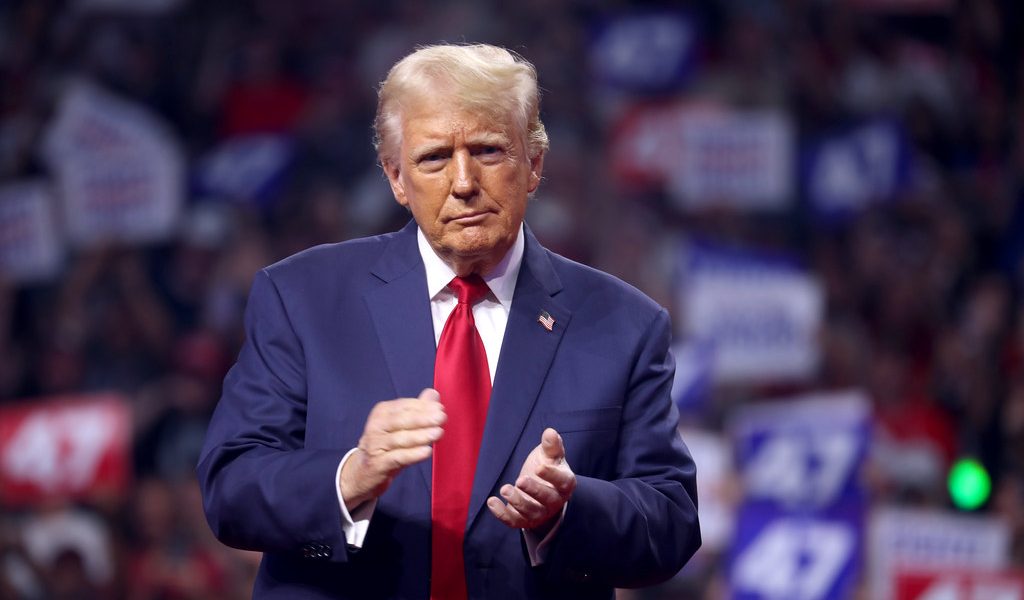 Trump lovește dur: Iranul, pe lista neagră. Schimbare de regim la Teheran?