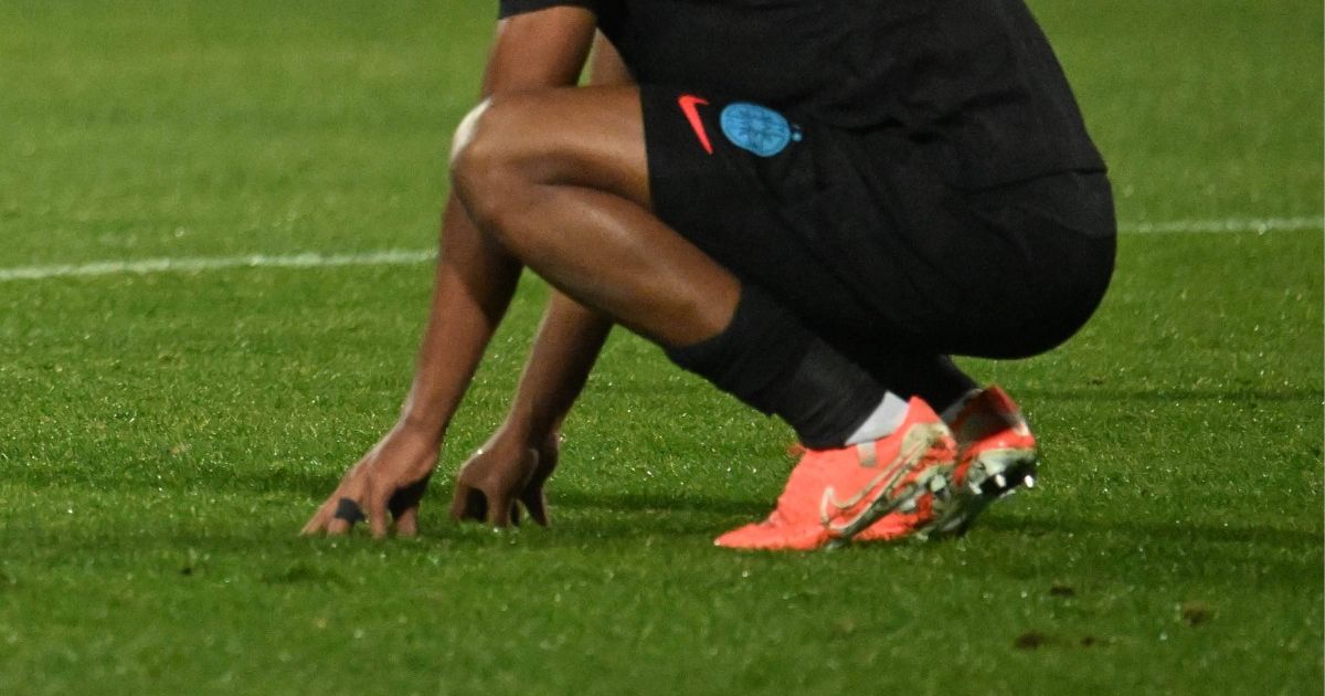 Echipă fără Ngezana la FCSB? Rădoi, acuzat că îl ignoră intenționat