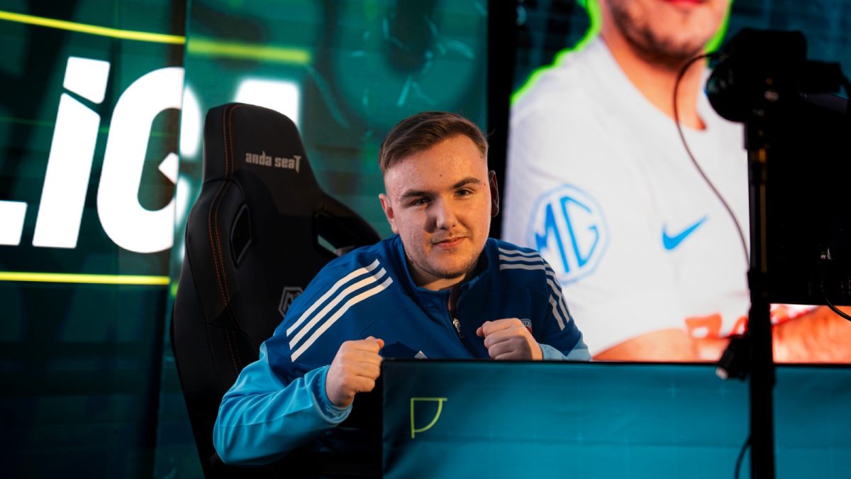 eSuperliga la București: 8 echipe de fotbal virtual se bat la Circul Metropolitan