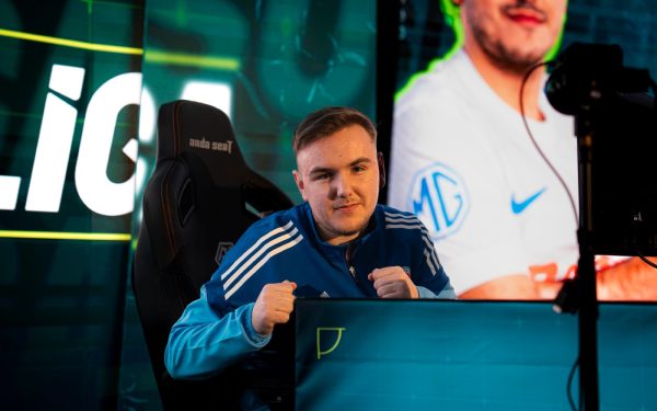 eSuperliga la București: 8 echipe de fotbal virtual se bat la Circul Metropolitan