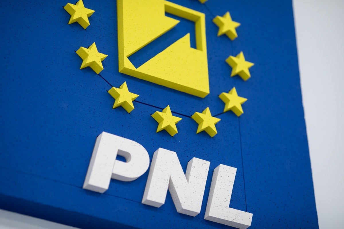 Președintele Senatului reafirmă susținerea pentru premierul Ilie Bolojan Președintele Senatului, Mircea Abrudean, a declarat marți, că partidul său, PNL, nu ia în discuție o retragere a sprijinului pentru premierul Ilie Bolojan