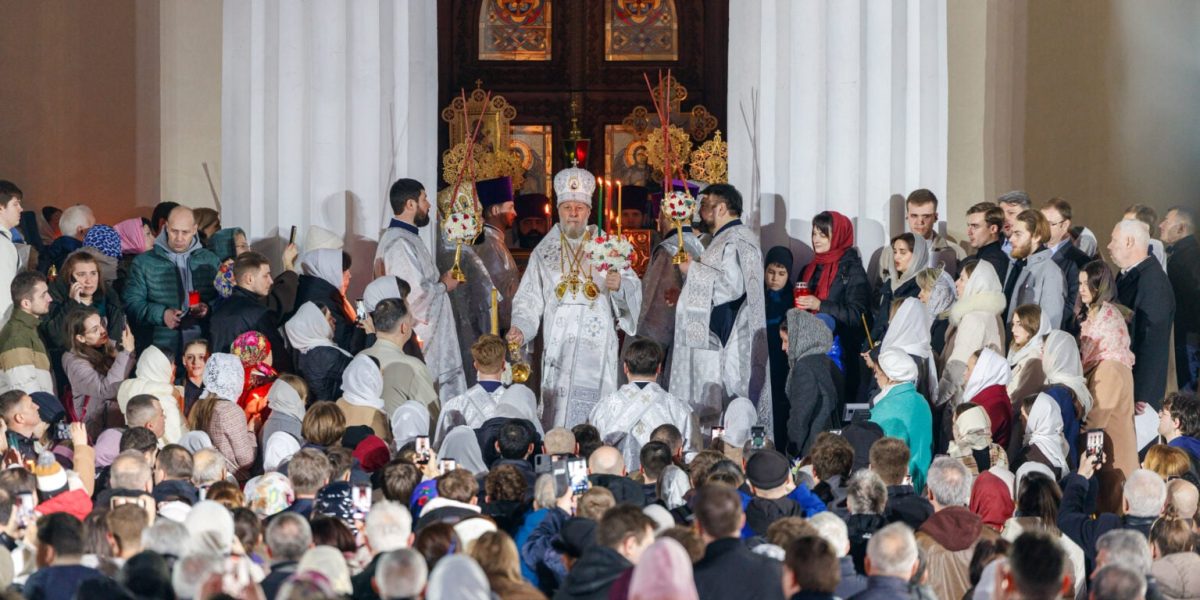 Focul Haric la Chișinău: Lumina Divină, Spectacol sau Demonstrație de Forță?