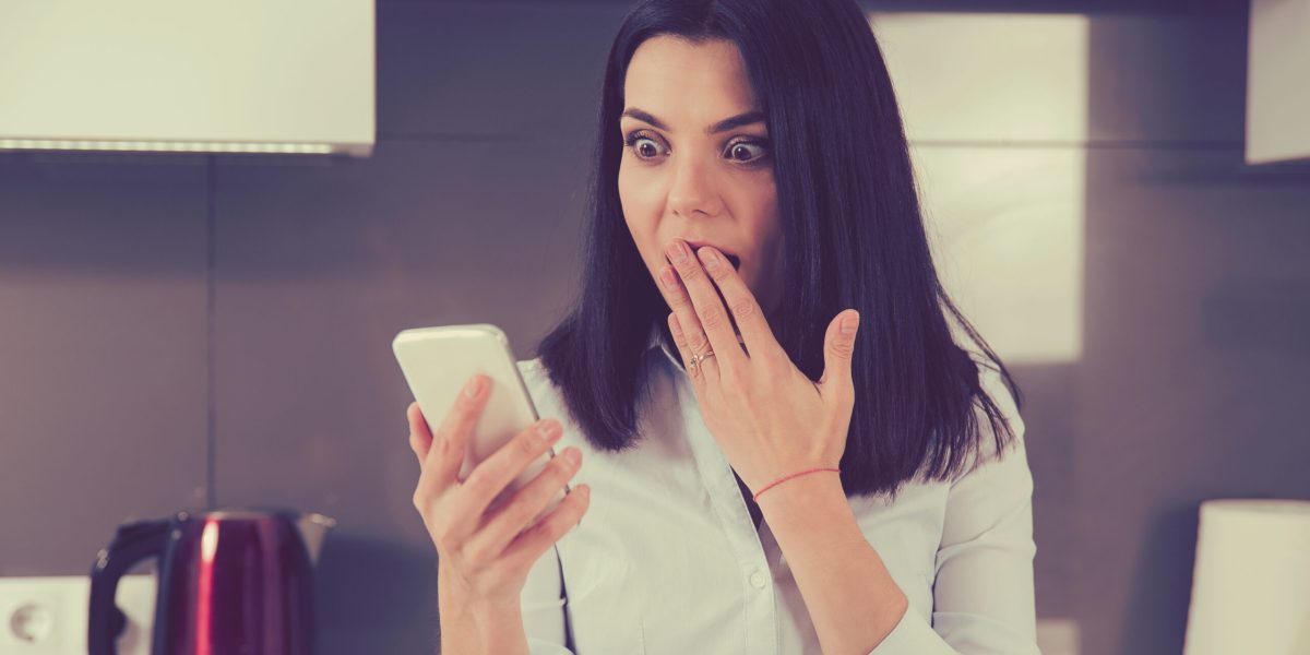 Atenție, români! Ce informații din telefon vă pot goli contul