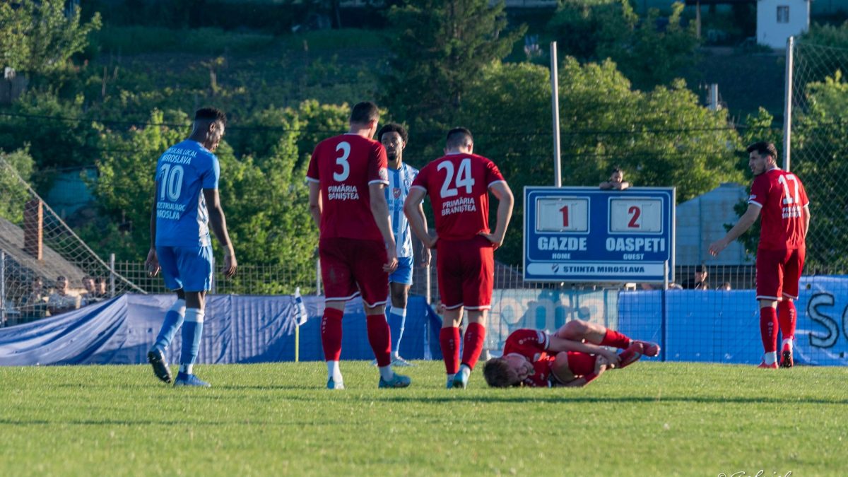 Fotbal în Iași: Poli în deplasare, meci pe Copou și la Miroslava