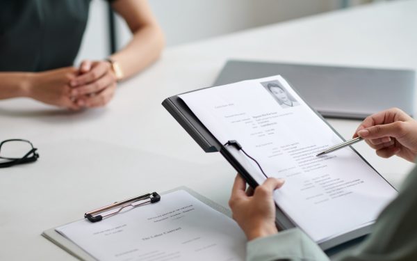 Românii caută joburi part-time: Ce domenii oferă cele mai multe oportunități?