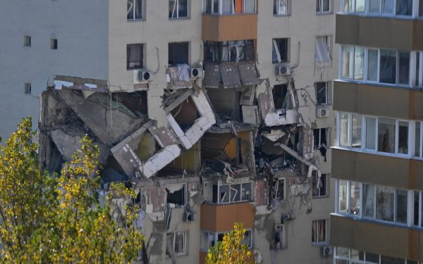 Protest în Rahova la șase luni de la explozie: Locatarii cer ajutor și acces în case