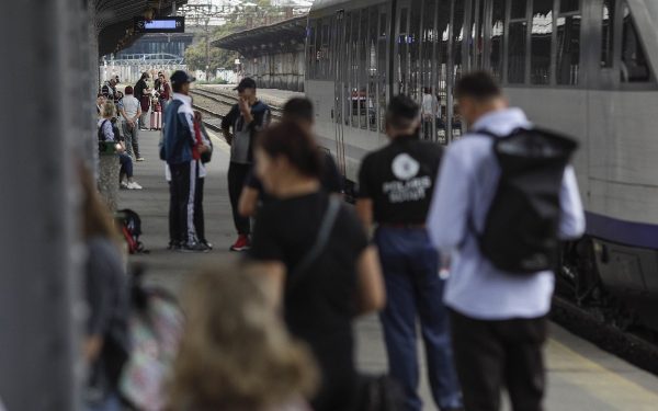 CFR SA scoate la licitație paza Gării de Nord și a sediului din București