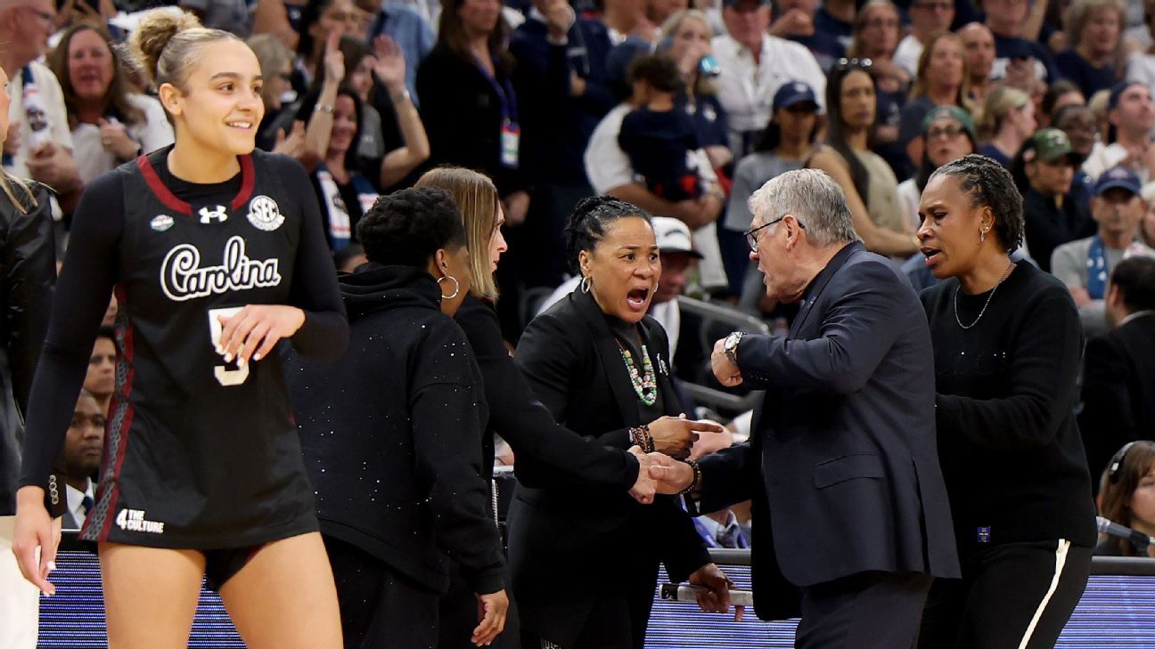 Geno Auriemma, antrenorul principal al echipei UConn, și-a cerut scuze public pentru comportamentul său impulsiv de la finalul meciului cu South Carolina, la Final Four-ul feminin din baschet universitar american