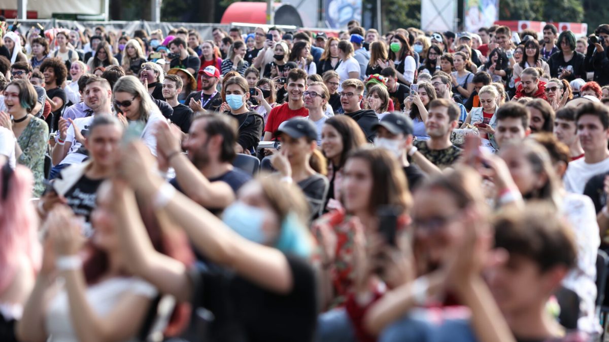 Actriță din Teen Wolf, la Comic Con București, după anularea lui Iain Glen