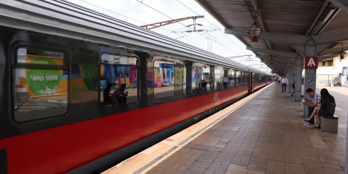 CFR CĂLĂTORI suplimentează trenurile cu plecări din Gara de Nord în perioada Paștelui, anunțând o creștere considerabilă a numărului de garnituri pentru a face față traficului intens generat de sărbători