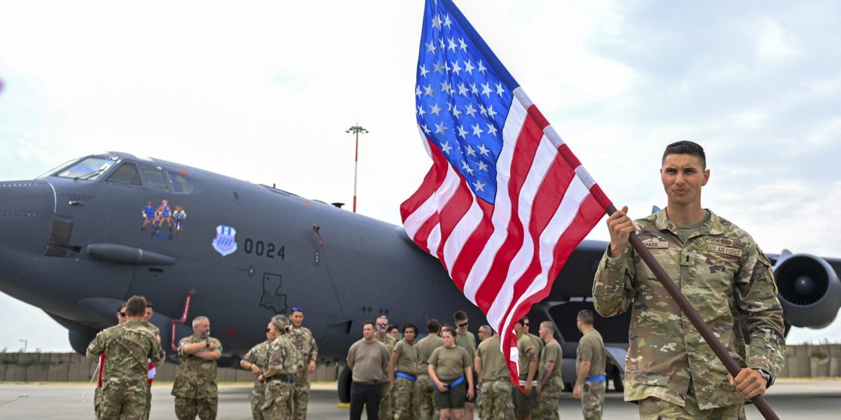 Activitate intensă la Otopeni în ziua expirării ultimatumului lui Trump pentru Iran