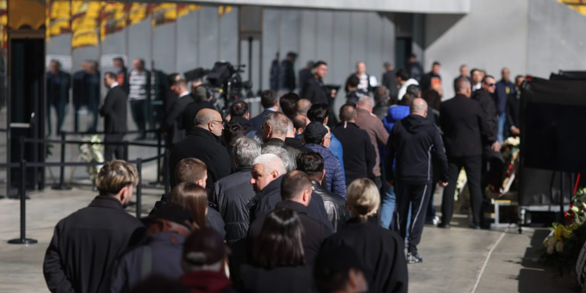 Porțile Arenei Naționale, deschise pentru un ultim omagiu adus lui Mircea Lucescu!