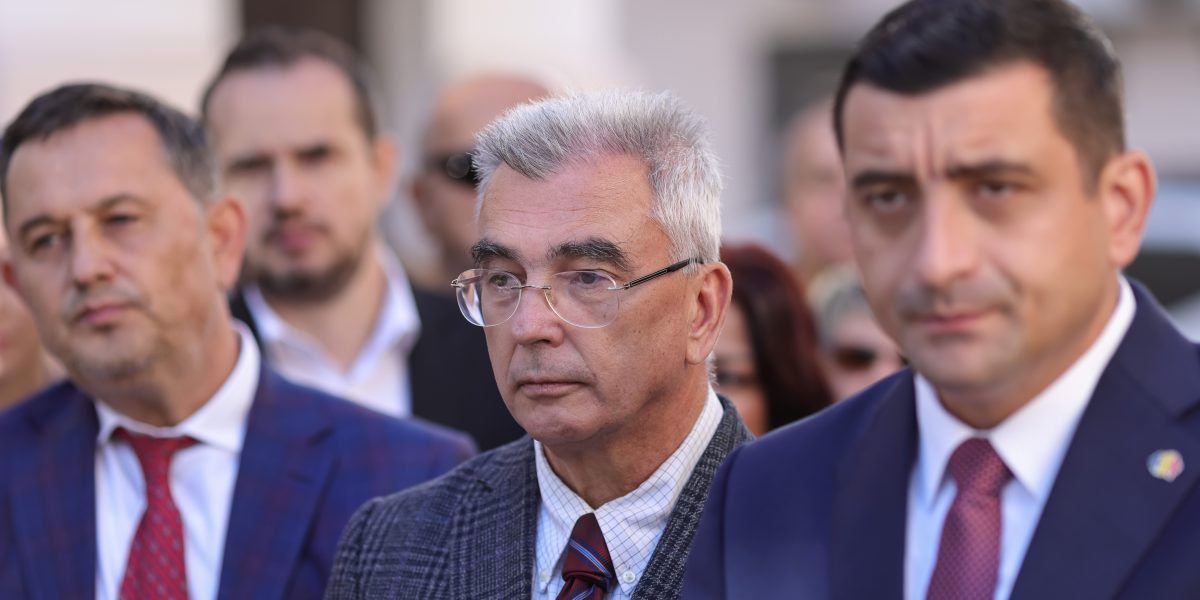 Liderul senatorilor AUR, Petrișor Peiu, a anunțat că partidul intenționează să depună moțiune de cenzură împotriva Guvernului condus de Bolojan în fiecare sesiune parlamentară