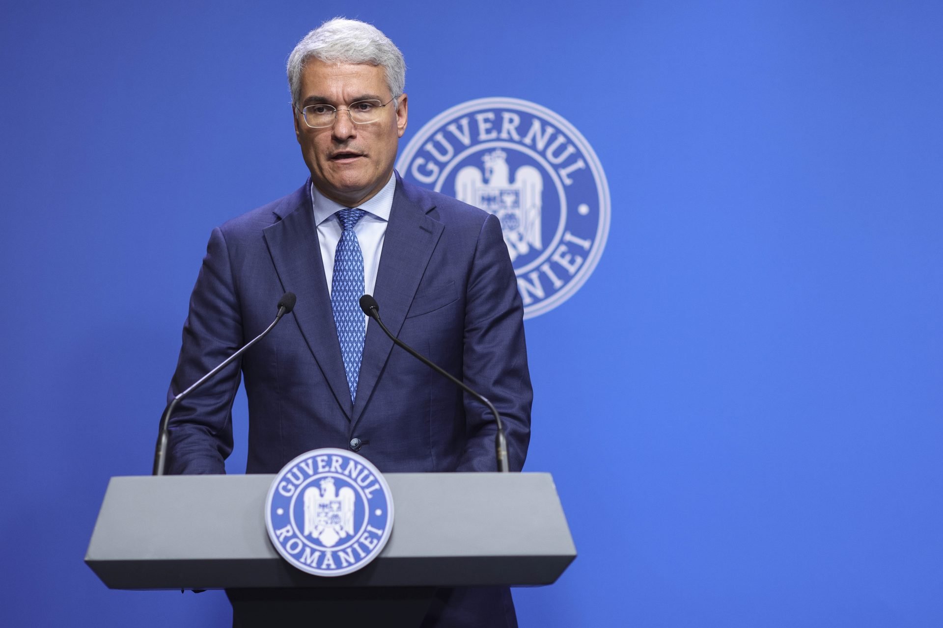 O treime din jaloanele din PNRR, în pericol: România riscă sute de milioane de euro penalități Aproximativ o treime din investițiile și reformele prevăzute în Planul Național de Redresare și Reziliență (PNRR) sunt în prezent în risc ridicat de neimplementare, a anunțat, joi, ministrul Investițiilor și Proiectelor Europene, Dragoș Pîslaru