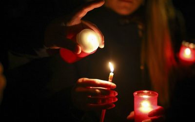 Aproape trei sferturi dintre români plănuiesc să participe la Slujba de Înviere în acest an, conform unui sondaj recent