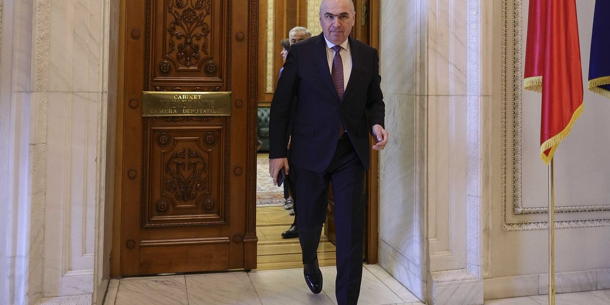 Premierul Ilie BOLOJAN a subliniat că o majoritate parlamentară stabilă este cea mai benefică opțiune pentru România, respingând implicit alte scenarii guvernamentale