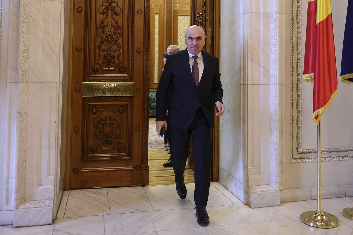 Premierul Ilie BOLOJAN a subliniat că o majoritate parlamentară stabilă este cea mai benefică opțiune pentru România, respingând implicit alte scenarii guvernamentale