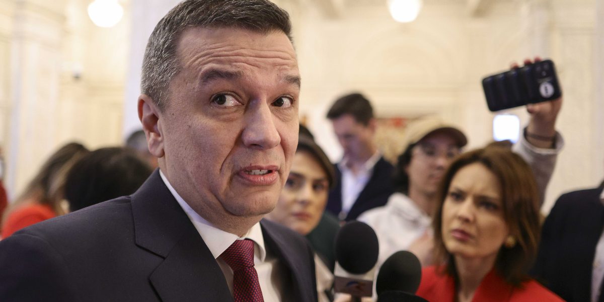 Sorin Grindeanu, președintele PSD, a avut o reacție scurtă marți cu privire la cazul fostului său șef de cabinet de la Ministerul Transporturilor, Cristian Anton, actualmente director al Autorității Rutiere Române