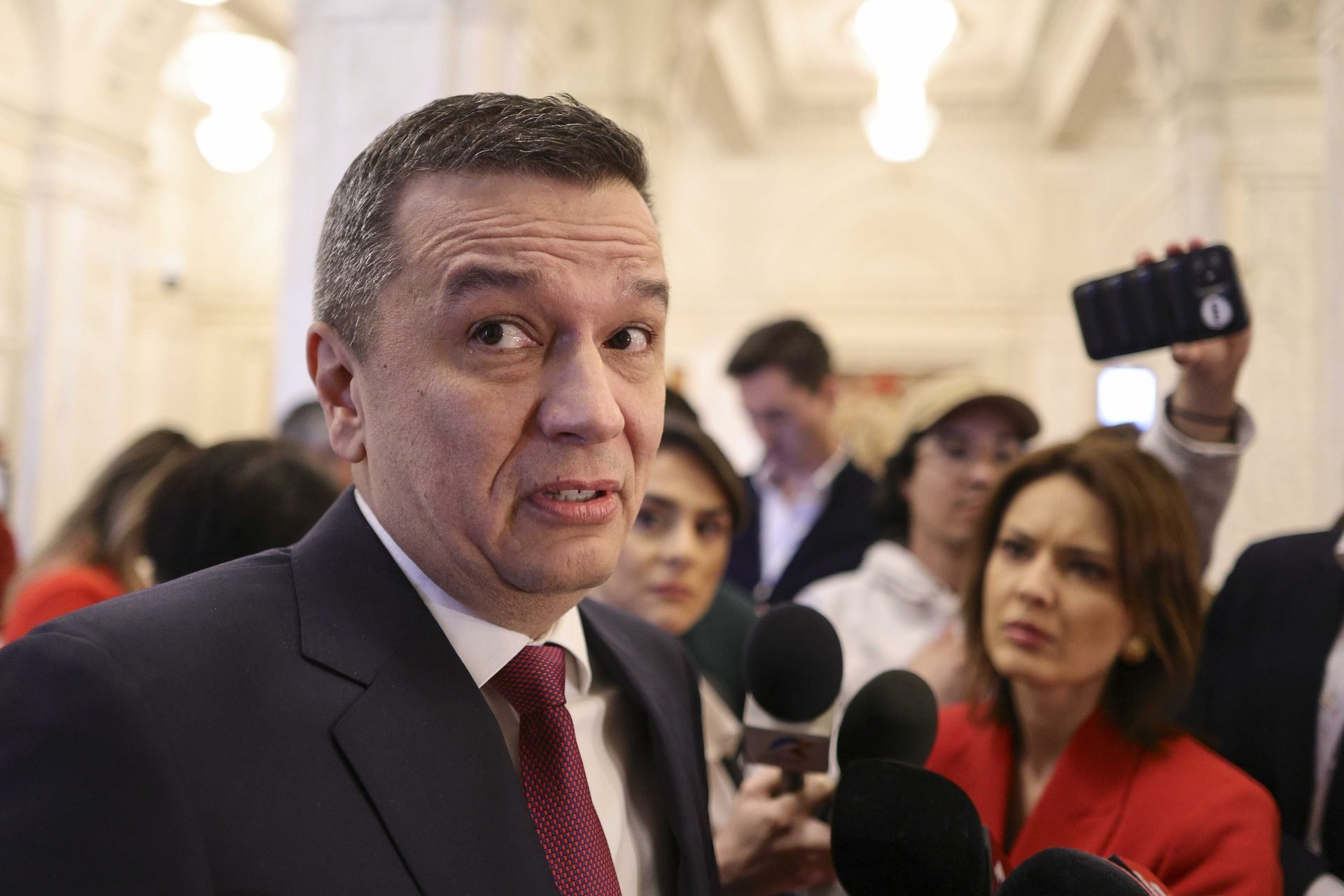 Sorin Grindeanu, președintele PSD, a avut o reacție scurtă marți cu privire la cazul fostului său șef de cabinet de la Ministerul Transporturilor, Cristian Anton, actualmente director al Autorității Rutiere Române