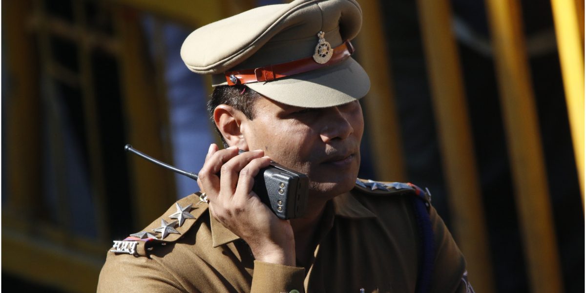 „Batalioane” de șerpi și crocodili, planul Indiei pentru a opri imigrația ilegală Autoritățile din INDIA iau în considerare o măsură controversată pentru a combate imigrația ilegală din BANGLADESH: utilizarea șerpilor și crocodililor drept „grăniceri”