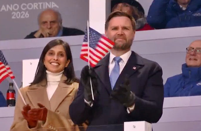 Vicepreședintele american JD Vance sprijină în Ungaria lui Viktor Orban într-un moment critic înainte de alegeri