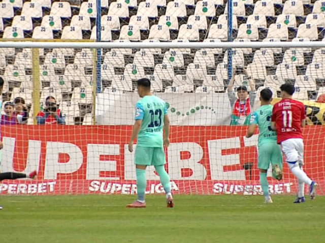 Oțelul, victorie cu penalty și final dramatic: UTA, redusă la 9 jucători