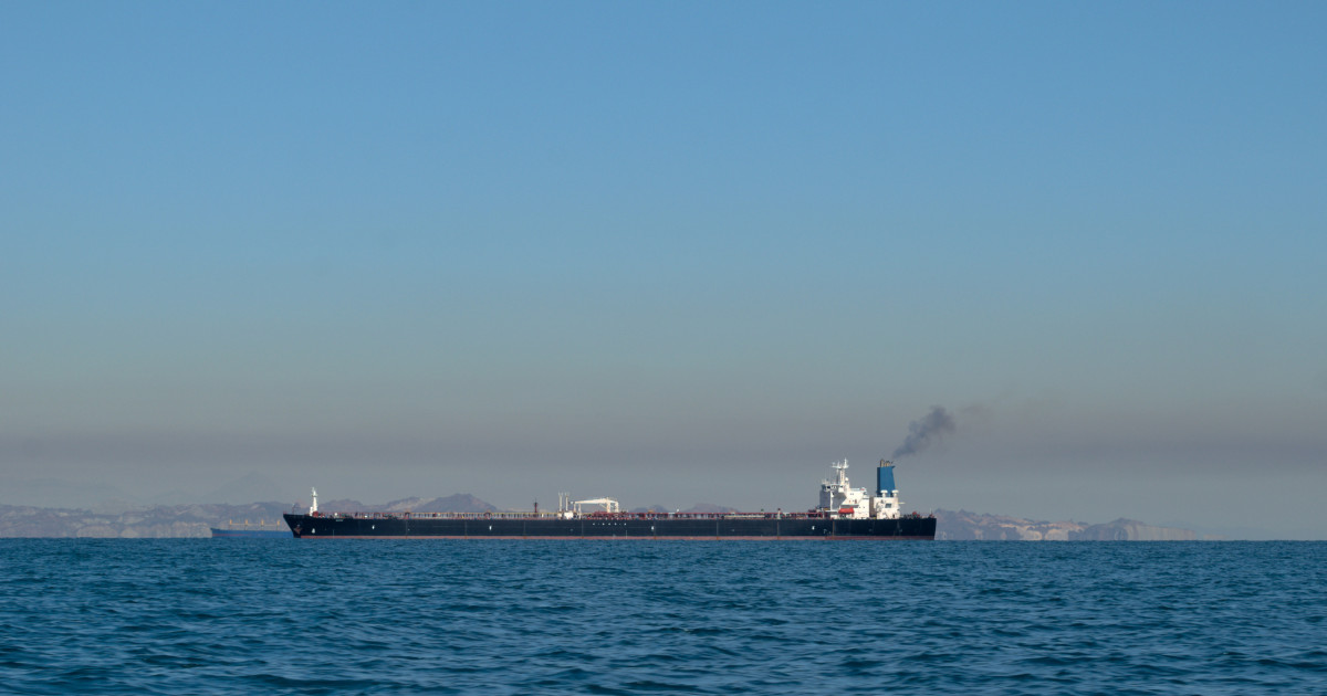 Trump, atent la „Poarta petrolului”: Iranul relaxează Ormuzul