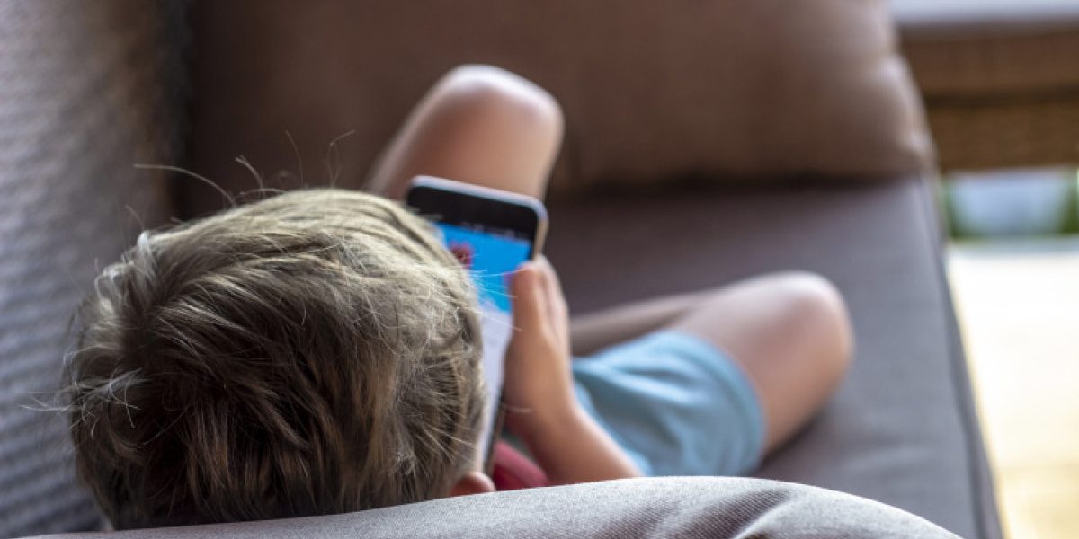 ȘOCANT: Rețelele sociale, pericol pentru adolescenți. Studiu alarmant despre anxietate și depresie