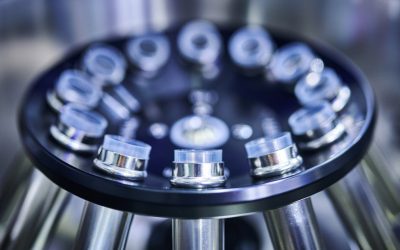 Deșeurile din plastic, o resursă neașteptată în domeniul farmaceutic O echipă de cercetători a demonstrat recent posibilitatea transformării peturilor din plastic în ingrediente esențiale pentru tratamentul bolii Parkinson