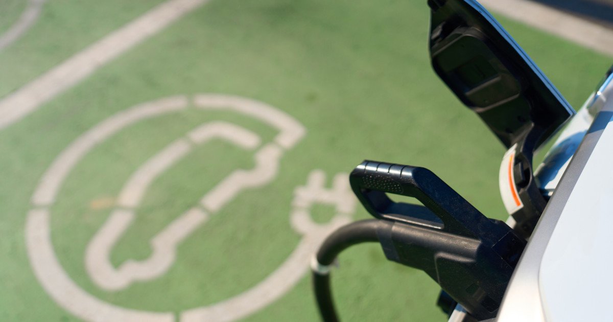 Ministrul Transporturilor, Ciprian Şerban, a semnat joi trei contracte de finanțare cu Serviciul Român de Informații (SRI), Serviciul de Telecomunicații Speciale (STS) și Serviciul de Protecție și Pază (SPP)