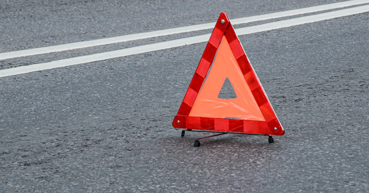 Șofer mort într-un accident grav în Caraș-Severin, trei copii răniți