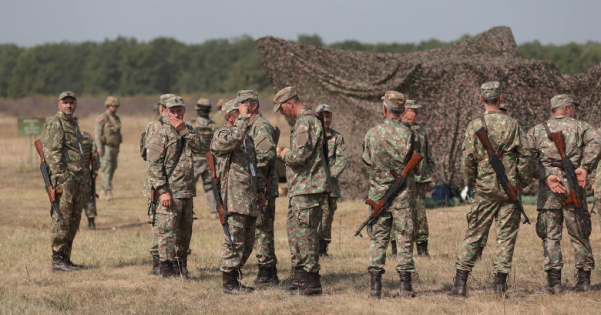 Ministrul Apărării, șocat: Halele Armatei, ruină! „Plouă și cresc copaci”