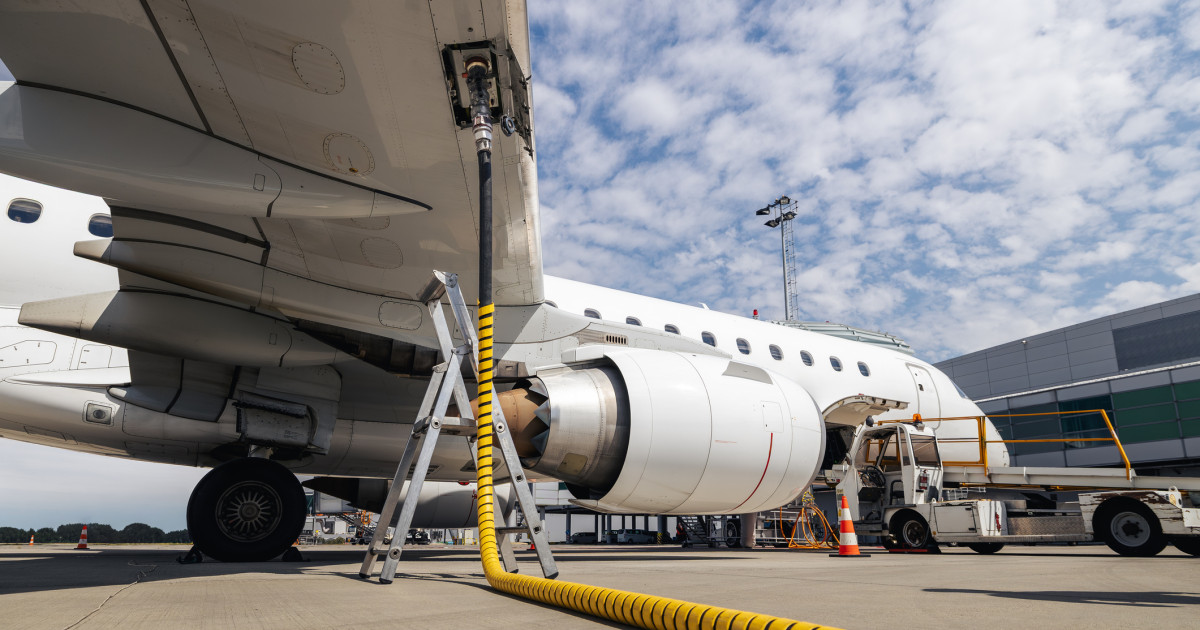 UE ia măsuri urgente: Avioane, asigurate cu combustibil