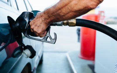 Prețurile carburanților vor rămani mai mari decât nivelurile anterioare, chiar și după intervențiile guvernamentale de compensare, avertizează Ionuț Dumitru, consilier onorific al premierului