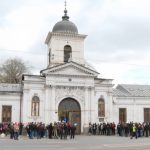 Mormântul lui Mircea Lucescu, plâns de toți cei prezenți la Bellu