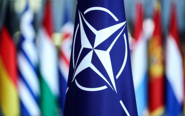 Ziua Industriei Românești la NATO: Bucureștiul vrea contracte pentru firmele autohtone