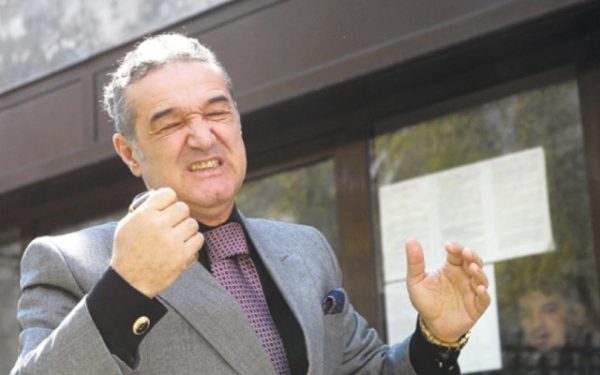 Becali, spectacol inedit cu fotbaliștii FCSB: "Dansezi Michael Jackson?"