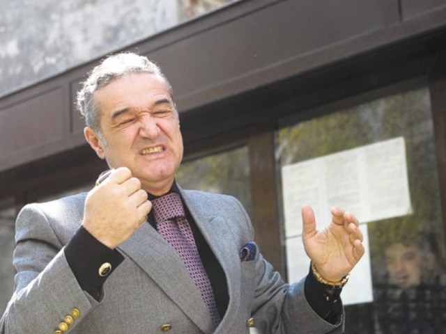 Becali, spectacol inedit cu fotbaliștii FCSB: "Dansezi Michael Jackson?"