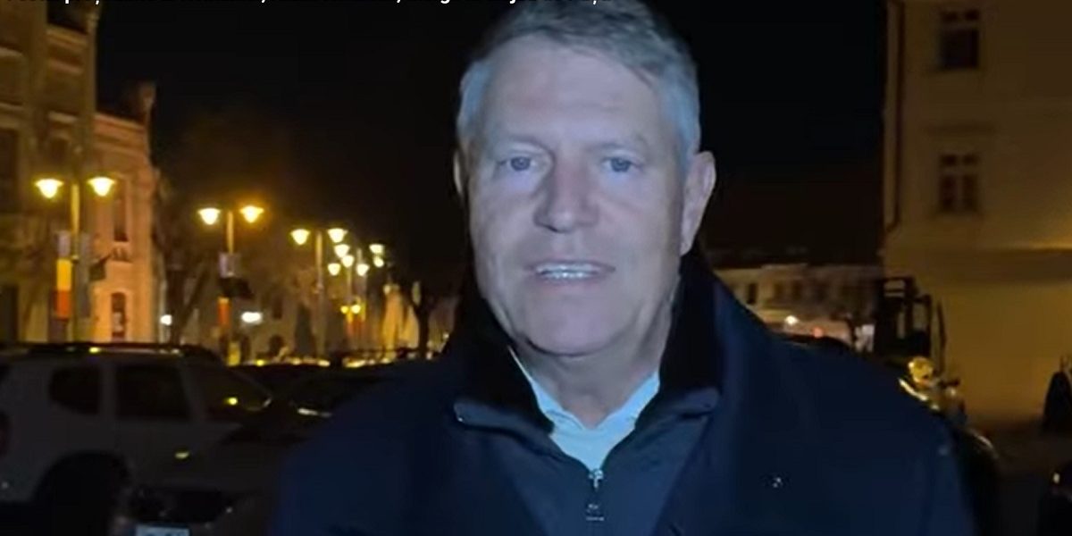 Fostul președinte Klaus Iohannis și soția sa, Carmen Iohannis, au participat sâmbătă seara la slujba de Paști la Biserica romano-catolică „Sfânta Treime” din Sibiu, într-un moment semnificativ în cadrul sărbătorilor pascale din acest an