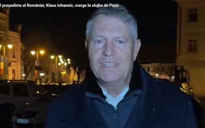 Fostul președinte Klaus Iohannis și soția sa, Carmen Iohannis, au participat sâmbătă seara la slujba de Paști la Biserica romano-catolică „Sfânta Treime” din Sibiu, într-un moment semnificativ în cadrul sărbătorilor pascale din acest an