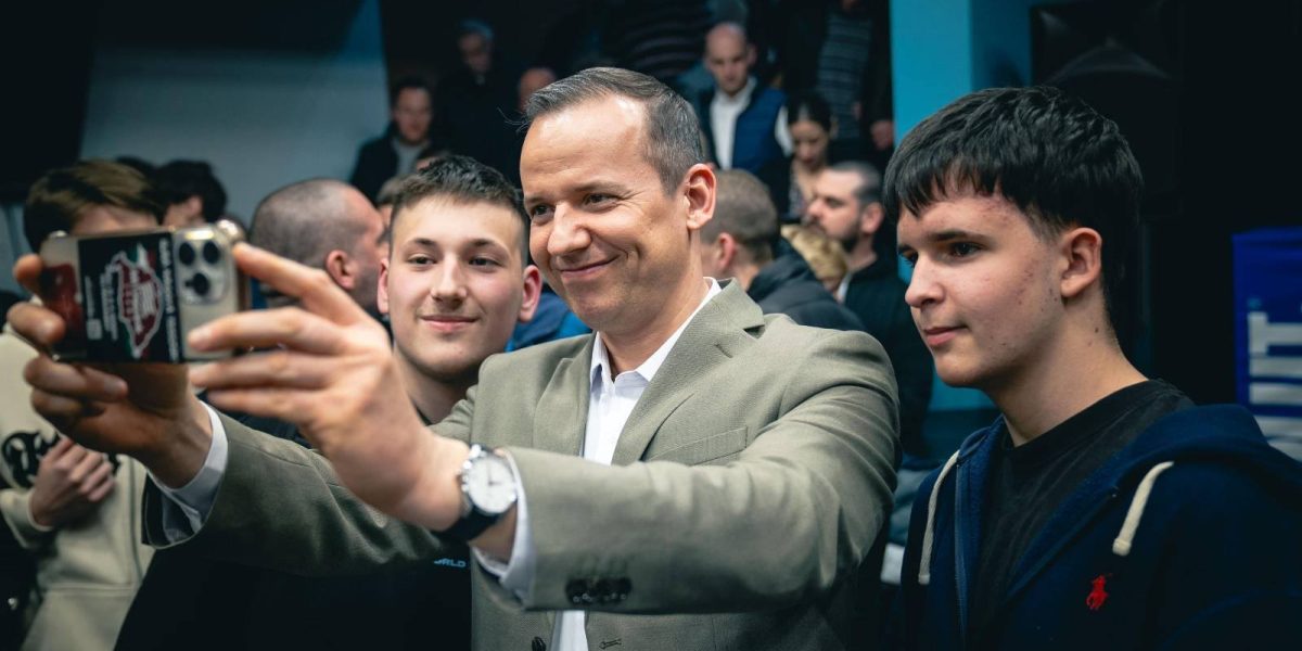 Sondajele de opinie din Ungaria prezintă o imagine fragmentată cu privire la preferințele electorale, reflectând o competiție acerbă între partidele politice majore