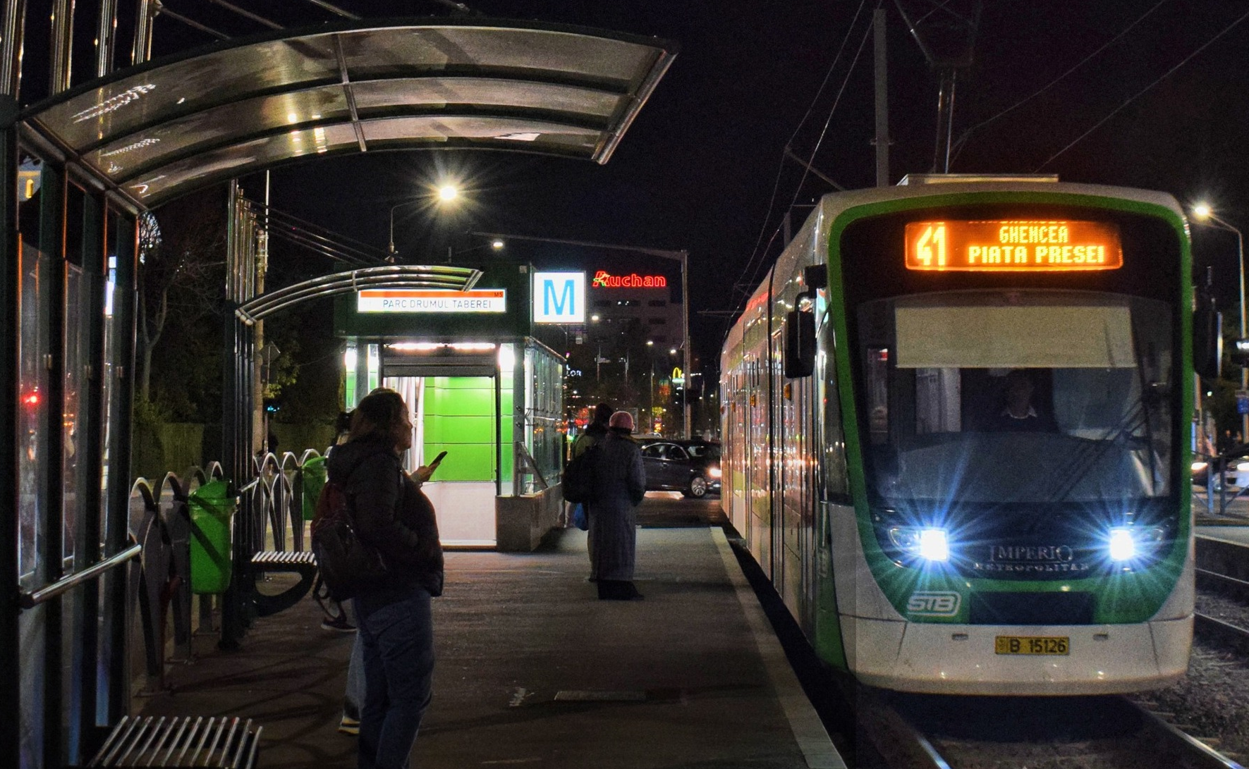 STB: 25 de linii de noapte în București, de Paște