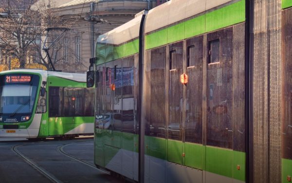 Tramvaiul 21, SUSPENDAT în weekend: 3 linii de autobuz, DEVIATE în București