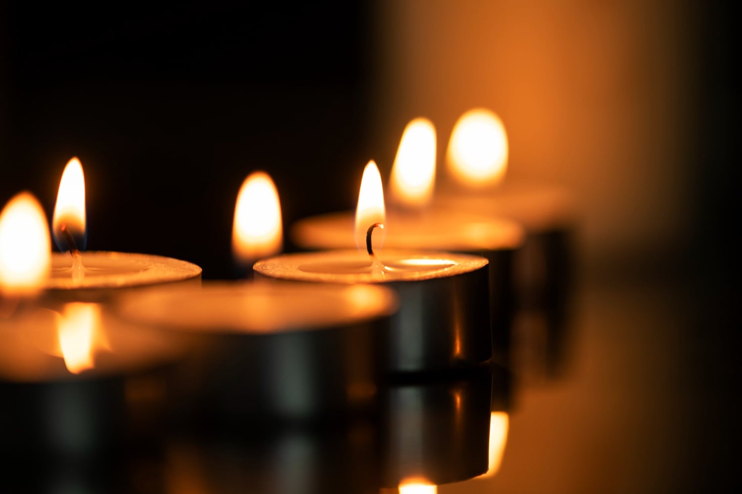 Lumina Sfântă a sosit de la Ierusalim în România: Va ajunge la 18:30!