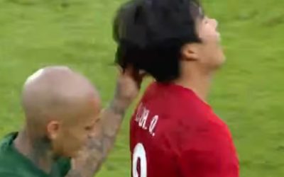 Jucătorul român Alexandru Mitriță a fost protagonistul unui incident controversat în timpul unui meci din China, după ce a tras un adversar de păr, fiind apoi suspendat temporar din competiție