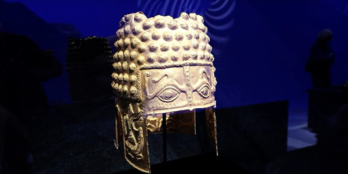 România trebuie să returneze despăgubirea de peste 5,8 milioane de euro primită pentru furtul coifului de la Coțofenești și brățărilor dacice, după recenta recuperare a tezaurului de la muzeul din Țările de Jos